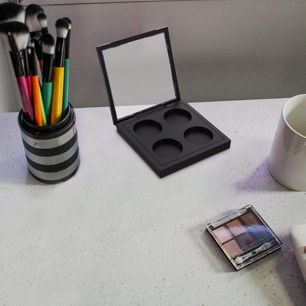 Metal Tray 5 Pcs Empty Magnetic Makeup Containers Eyeshadow Plates with 4Grids Cosmetics Storage Organizer for Eyeshadow Lipstick Blush Powder Pigment Makeup Pallet