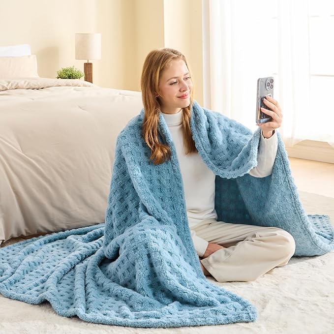 NEWCOSPLAY Super Soft Queen Blanket Blue Premium Silky Flannel Fleece 3D Waffle Checkered Lightweight Bed Blanket All Season Use (Blue, Queen(90"x90"))
