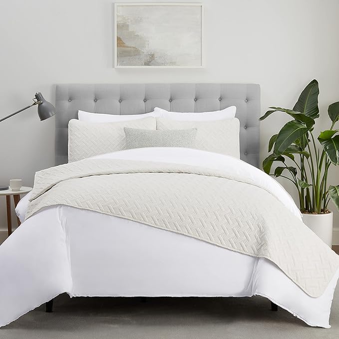 Serta ComfortSure Soft 3-Piece King/ Cal King Quilt Bedding Set, Includes Bedspread/Coverlet and Pillow Shams, Bedding for All Seasons, Machine Washable, Ivory