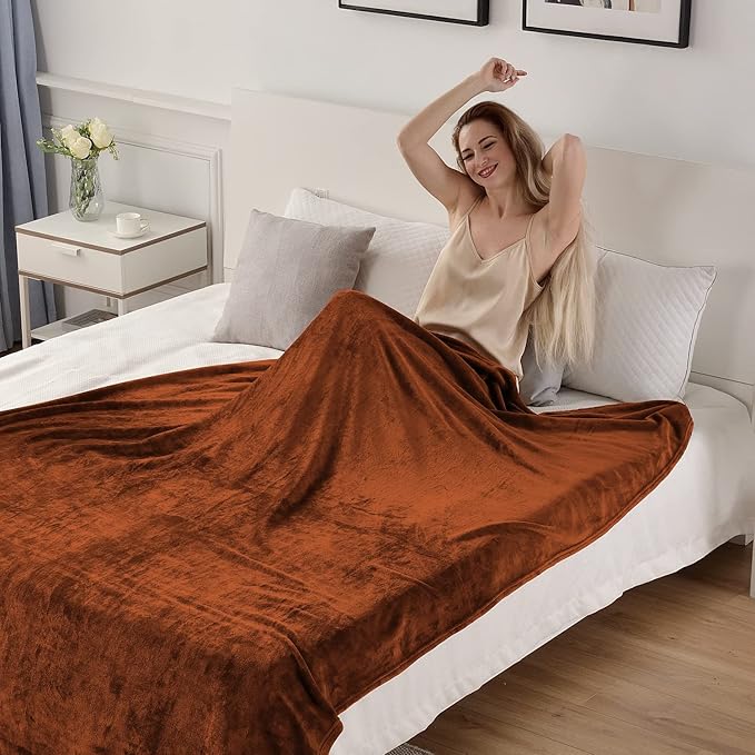 SOCHOW Flannel Fleece Blanket Throw Size, All Season Lightweight Super Soft Cozy Blanket for Bed or Couch, Caramel, 50x60 inches