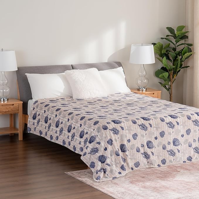 Berkshire Blanket-Classic Heavyweight Warm Soft Printed VelvetLoft® Plush Blanket, King Size Soft Fuzzy Blanket for Couch Sofa Bed, Classic Shells Navy, 90in x 108in