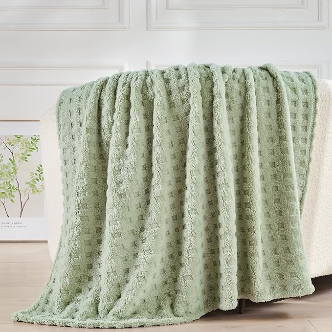 NEWCOSPLAY Super Soft Twin Blanket Green Premium Silky Flannel Fleece 3D Waffle Checkered Lightweight Bed Blanket All Season Use (Sage Green, Twin(60"x80"))
