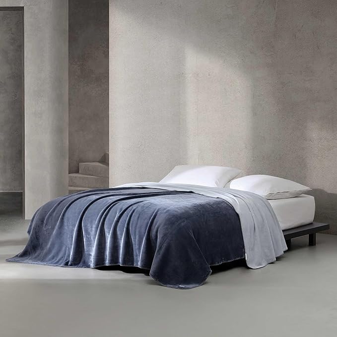 Calvin Klein - Queen Blanket, Super Soft Plush Bedding, Luxury Bed Blanket, Oeko-Tex Certified (Modern Reversible Solid Blue, Queen)