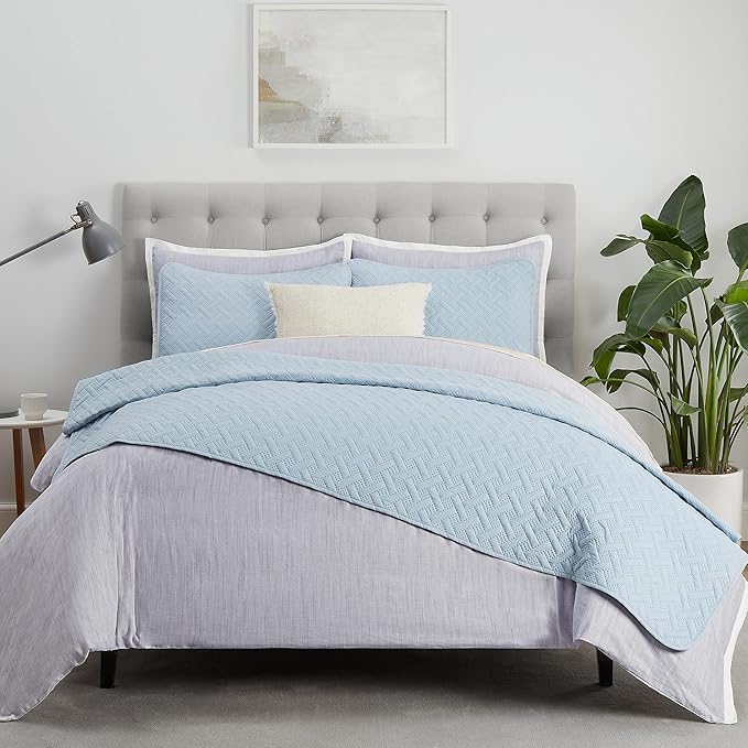 Serta ComfortSure Pinsonic Quilt Set King/Cal King Bedding Set in Light Blue